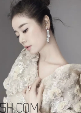 奶油杏色口紅適合什么人？奶油杏子色口紅適合黃皮嗎？