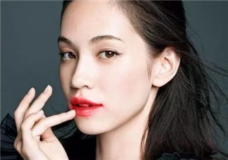 口紅到底應(yīng)該怎么涂？吻唇妝具體畫(huà)法