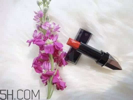 涂口紅前用bb打底可以嗎？最近比較火的口紅品牌有哪些？