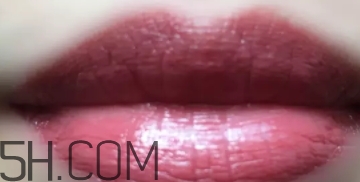 mac brick o la試色 mac brick o la是什么顏色？