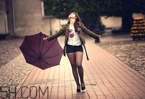 淋雨后要洗澡嗎？淋雨后不洗澡會怎么樣？