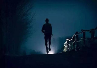 夜跑減肥的正確方法有哪些？冬天夜跑應(yīng)該怎么跑才能減肥？