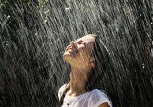 淋雨后會(huì)頭疼嗎？淋雨后頭疼怎么辦呢？