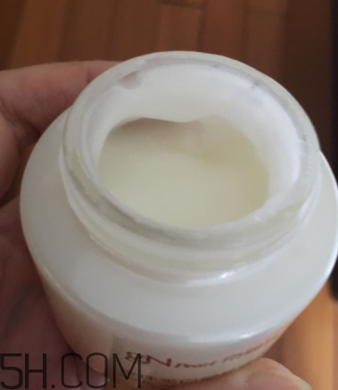 京潤(rùn)珍珠面霜好用嗎？京潤(rùn)珍珠面霜使用心得