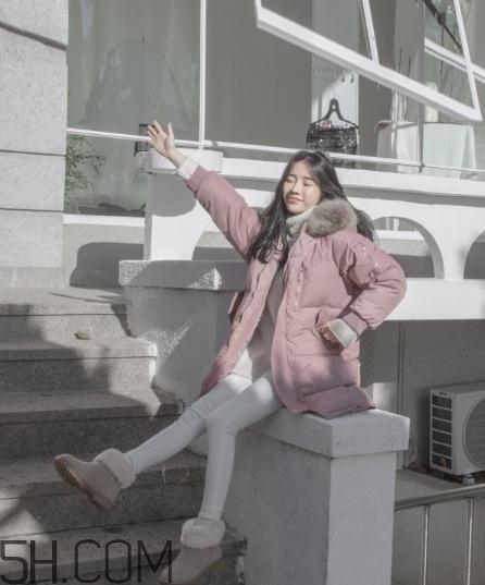 冬天穿白色褲子好看嗎？冬天白色褲子搭配圖片