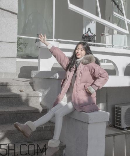 冬天白色褲子配什么鞋？冬天白色褲子搭配鞋子圖片