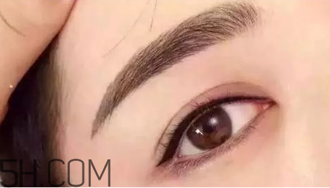 紋什么眉毛最自然好看？紋眉的常見(jiàn)方法