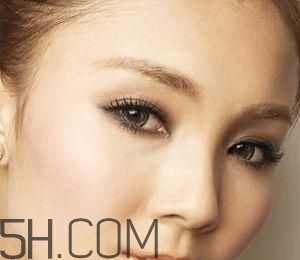 紋眉后需要多次補(bǔ)色嗎？哺乳期能紋眉嗎？