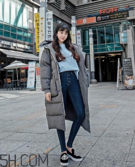 棉襖配牛仔褲好看嗎？棉服搭配牛仔褲圖片