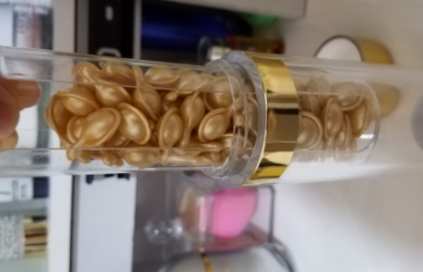 雅頓金膠怎么打開？雅頓金膠膠囊怎么扭開？