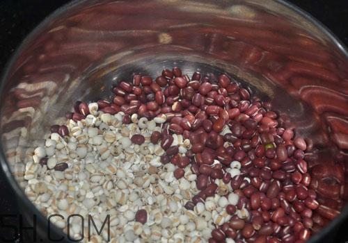 紅豆薏米加紅糖好嗎？紅豆薏米加紅糖的功效有哪些？