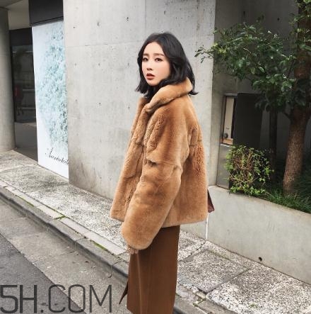 兔毛皮草掉毛嗎？兔毛皮草掉毛怎么處理？