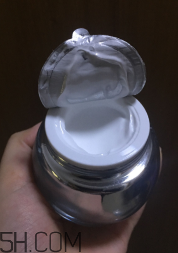 歐詩漫珍珠水光素顏霜含激素嗎？歐詩漫珍珠素顏霜刺激嗎