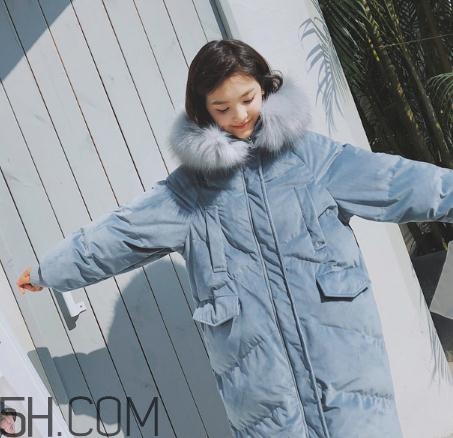 羽絨服面料錦綸和聚酯纖維哪個好？羽絨服軟的好還是硬的好？