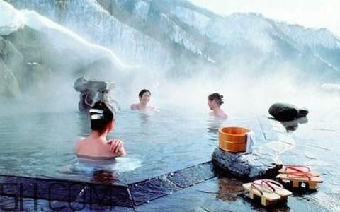 冬季泡溫泉有什么好處？冬季泡溫泉需要注意些什么？