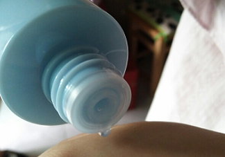 歐詩漫智慧水油不油？歐詩漫智慧水適合油皮嗎