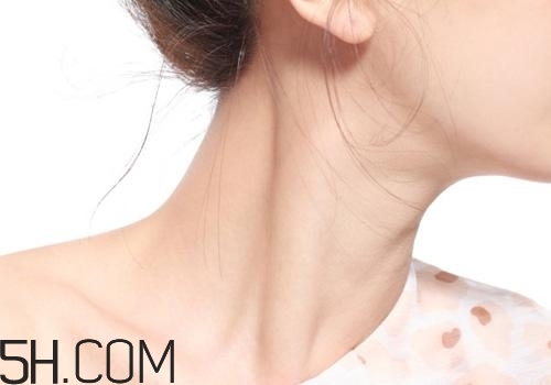 食道癌由什么原因引起的？食道癌晚期有什么癥狀？