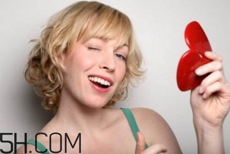 決定女人衰老的因素有哪些？女人易衰老的部位有哪些？