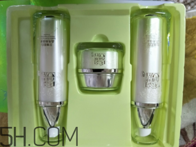 百雀羚至臻皙白組合套裝包含哪些？什么功效？