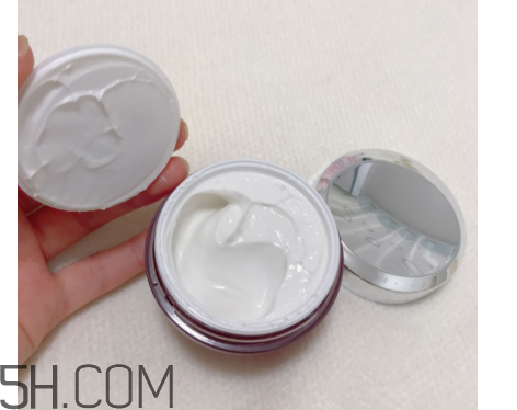 olay大紅瓶面霜適合白天用嗎？能見光嗎？