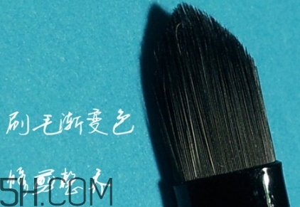 唇刷怎么用？唇刷怎么蘸取口紅