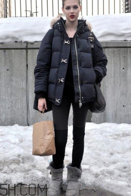 雪地靴搭配什么衣服？雪地靴搭配衣服圖片