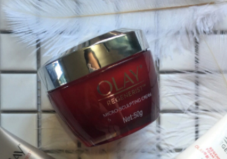 olay大紅瓶面霜適合白天用嗎？能見光嗎？