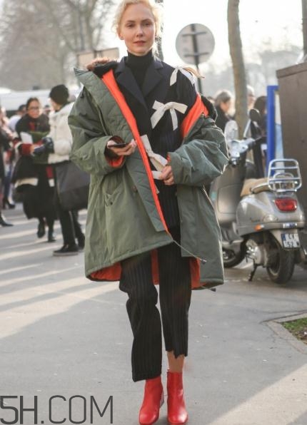 穿短靴怎么配衣服好看？短靴搭配什么上衣？