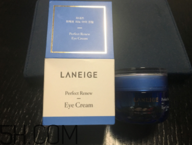 蘭芝致美眼霜油不油？長(zhǎng)脂肪粒嗎？