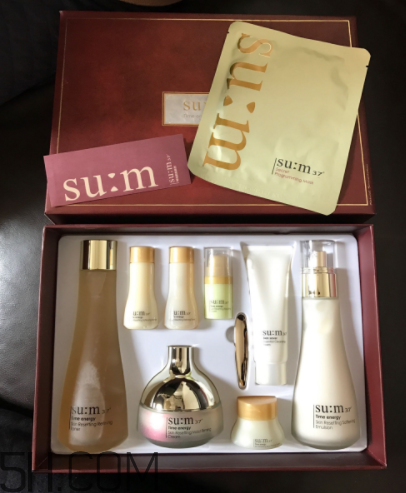 SUM37時(shí)光肌底套盒有什么？適合什么膚質(zhì)？