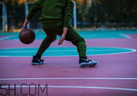 nike kyrie 4實(shí)戰(zhàn)效果怎么樣？耐克歐文4代測評(píng)