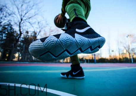 nike kyrie 4實(shí)戰(zhàn)效果怎么樣？耐克歐文4代測評(píng)