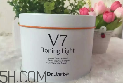 素顏霜v7真的不用卸妝嗎？卸妝時(shí)水溫要注意什么？
