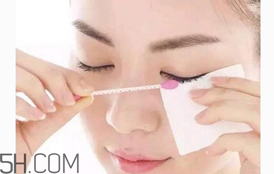 普通卸妝油可以卸眼唇嗎？適合卸粉底液的卸妝品推薦