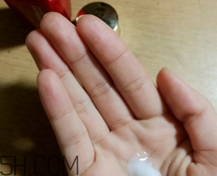 avenir艾文莉是什么牌子？高絲艾文莉和雪肌精哪個(gè)好？