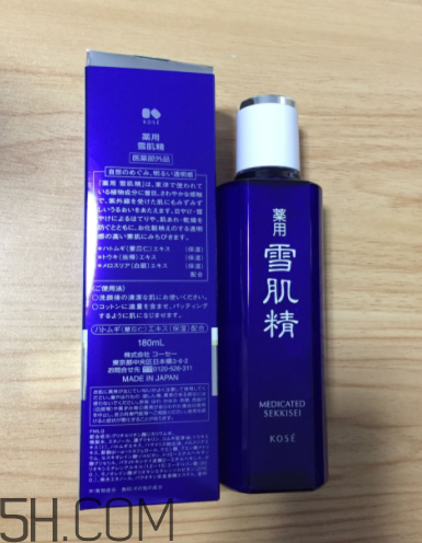 雪肌精化妝水盈潤型適合油皮嗎？適合夏季嗎？