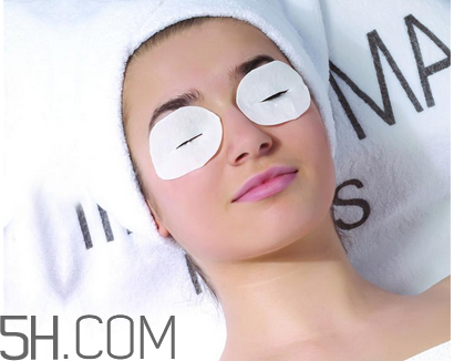 化妝棉和卸妝棉哪個(gè)好用？適宜油性皮膚的卸妝產(chǎn)品推薦