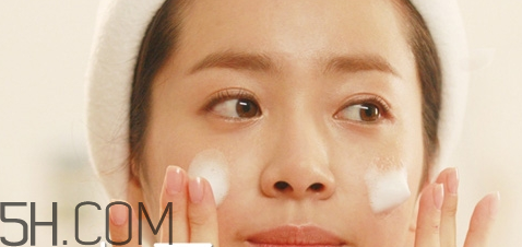 敏感肌膚用什么卸妝產(chǎn)品？臉上有紅血絲用什么卸妝？