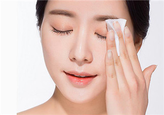 普通卸妝油可以卸眼唇嗎？適合卸粉底液的卸妝品推薦