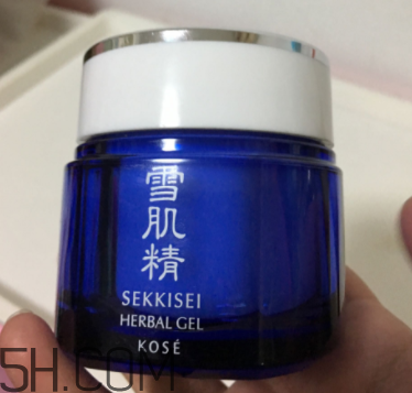 雪肌精菁華凝霜油不油？適合油皮嗎？