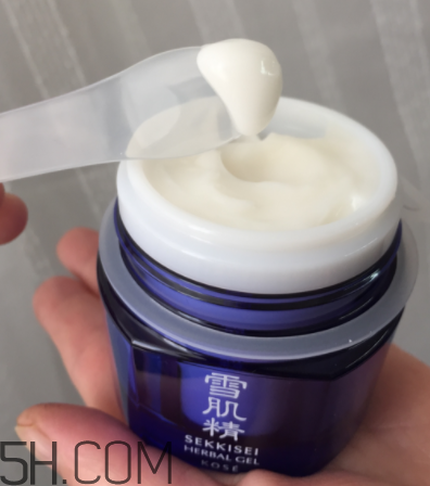 雪肌精菁華凝霜什么成分？有什么功效？