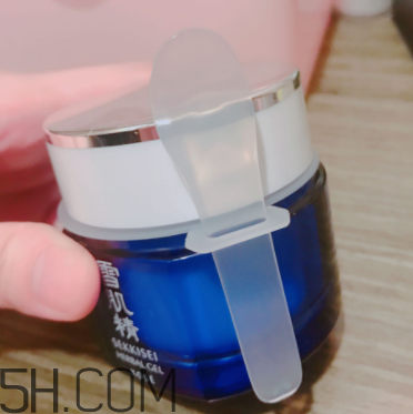 雪肌精菁華凝霜什么成分？有什么功效？