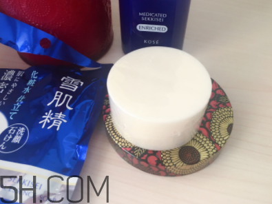 雪肌精泡沫洗顏皂適合干皮嗎？洗后緊繃嗎？