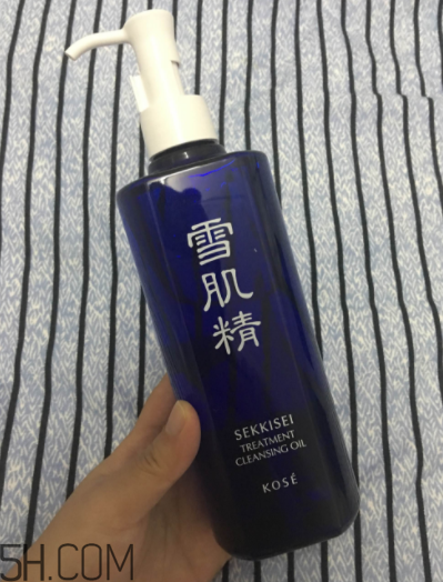 雪肌精卸妝油糊眼睛嗎？雪肌精卸妝油悶痘嗎？