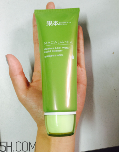 詩婷露雅堅果潔面乳有泡沫嗎？適合油皮嗎？