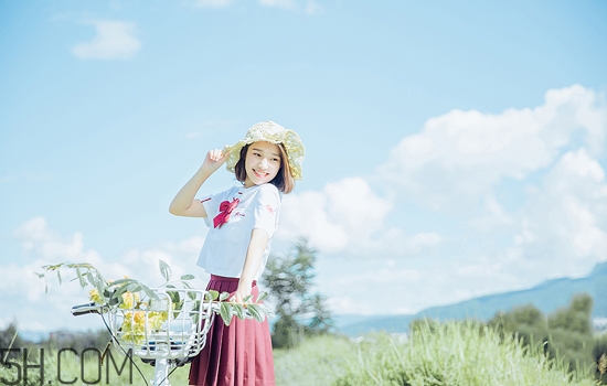 fancl卸妝油和植村秀卸妝油哪個(gè)好用？卸妝油可以卸指甲油嗎？