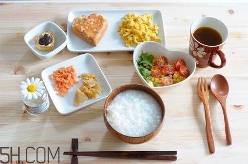 初潮早絕經(jīng)就早嗎？影響月經(jīng)初潮的因素有哪些？