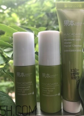 詩婷露雅堅果補(bǔ)水三件套油不油？秋冬適合用嗎？
