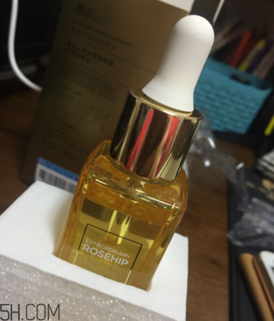 詩婷露雅至瑧精華油什么功效？適合油皮嗎？