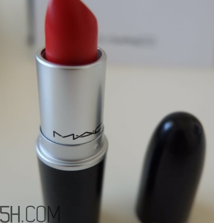 mac和tf口紅哪個好？mac魅可和tomford口紅對比